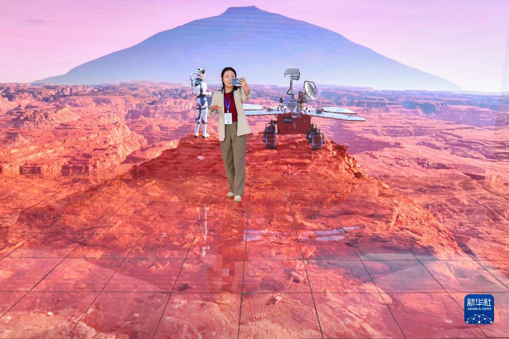 新华全媒+丨2023中国新媒体大会展现媒体“智能化”新趋势(图4)