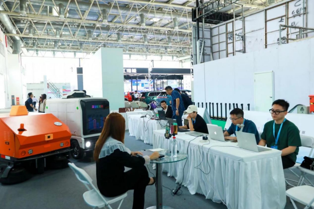 2023全国智能驾驶测试赛(总决赛)颁奖仪式在武汉军山新城举行(图4) 2023全国智能驾驶测试赛(总决赛)颁奖仪式在武汉军山新城举行(图4)