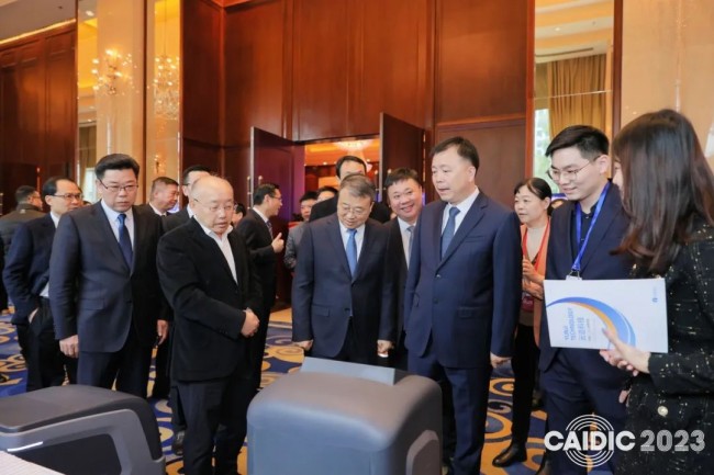 云迹科技受邀参加2023中国人工智能数字创新大会 领航商用机器人应用发展(图2)