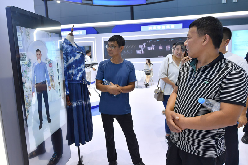 数字经济博览会上体验数字科技(图6)