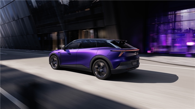 极越01 荣获2023中国(浙江)汽车风云榜 “年度纯电智能SUV”奖(图2) 极越01 荣获2023中国(浙江)汽车风云榜 “年度纯电智能SUV”奖(图2)