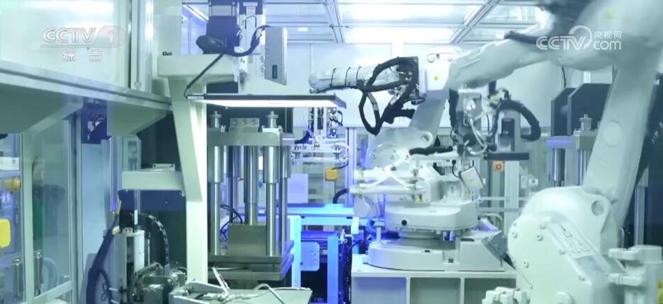 首次被写入政府工作报告 “人工智能+”蓬勃发展赋能各行各业