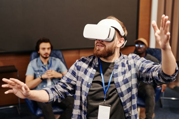 中美新能源技术(行业聚焦 2023年中国电动汽车百人会论坛隆重举办)(图2)